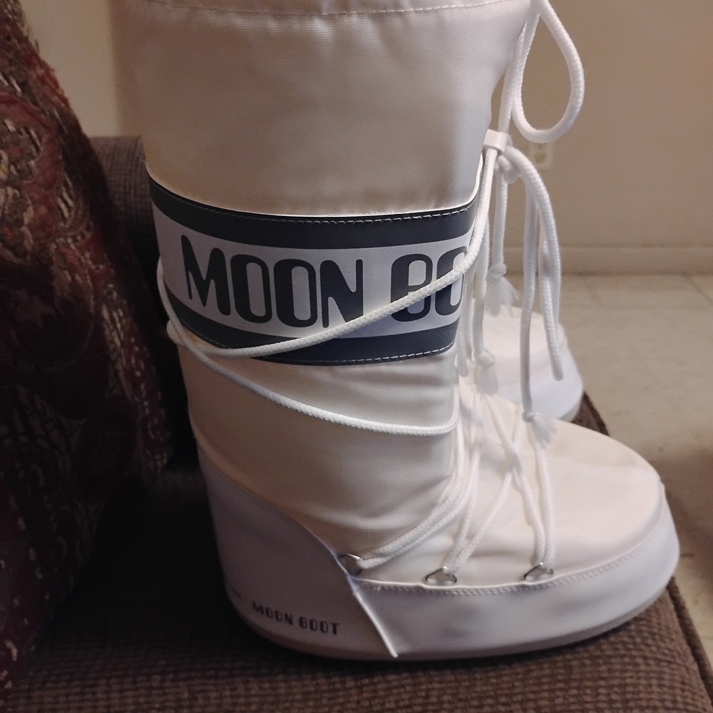 Moon Boot Women's Classic White Winter Boots